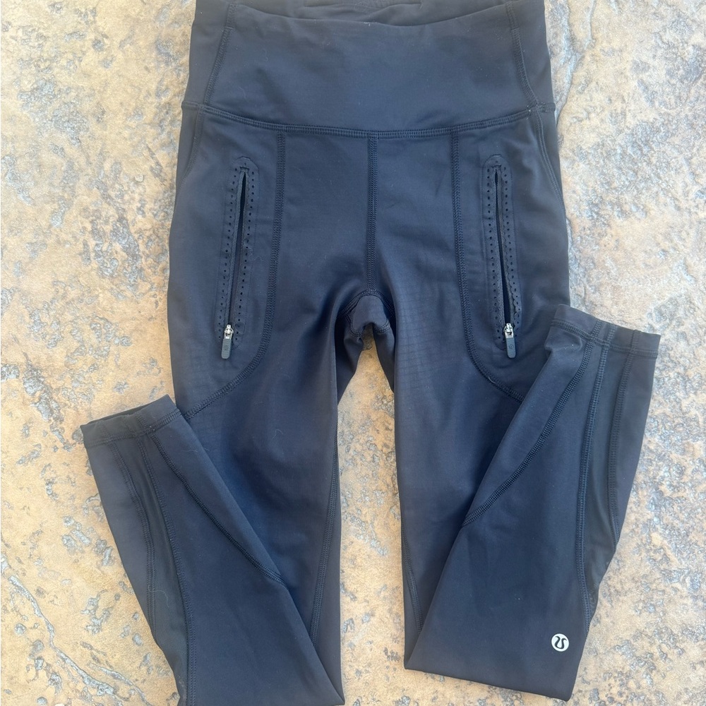 Lululemon Athletica Black reflect crop Leggings size 2 like new